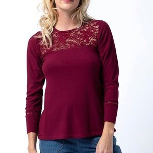 CAMEO Berry Color Soft Ribbed Knit Lace Inset 3/4 Sleeve Top